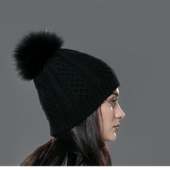 Cashmere, raccoon fur beanie ⭐️LAST ONE ⭐️ - Picture 2 of 4